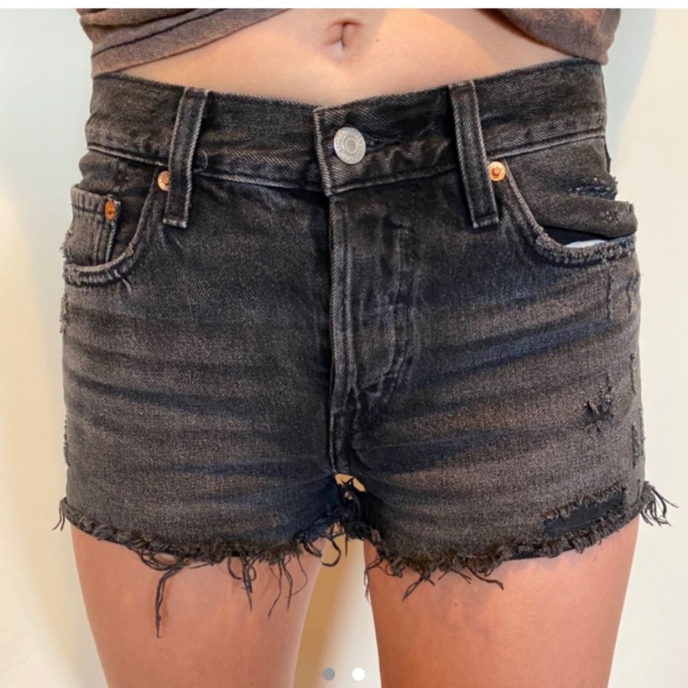 LEVIS SHORTS - Picture 2 of 2